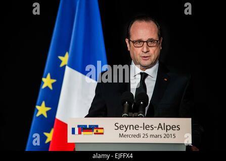 Seyne, France. 25th Mar, 2015. French President Francois Hollande speaks during a press conference in Seyne-les-Alpes, France, March 25, 2015. © Chen Xiaowei/Xinhua/Alamy Live News Stock Photo