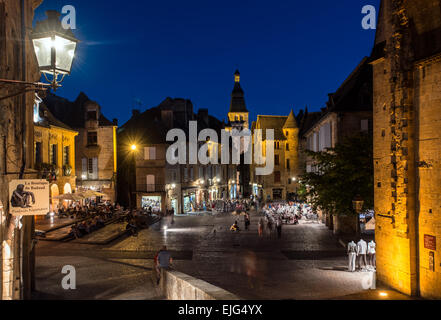 Place de la Liberte in Sarlat-la-Canéda Perigord noir Dordogne Aquitaine France Europe Stock Photo