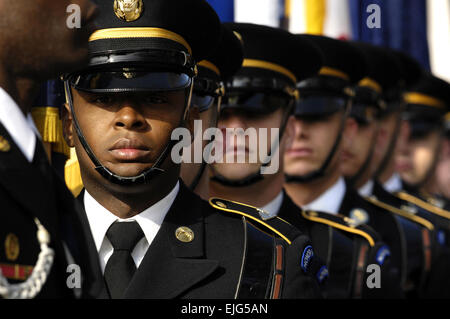 Members of the Honor Guard practice their moves prior to the start of the U.S. Army Chief of Staff change of responsibility ceremony at Fort Myer, Va., April 10, 2007.  Gen. George W. Casey took over as Chief of Staff from Gen. Peter J. Schoomaker in a ceremony hosted by Acting Secretary of the Army Pete Geren.  Cherie A. Thurlby. Stock Photo