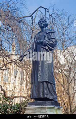London, Westminster   A statue of Emmeline Pankhurst in Victoria Tower Gardens Stock Photo
