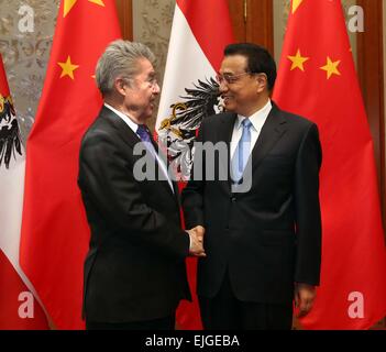 Beijing, China. 26th Mar, 2015. Chinese Premier Li Keqiang (R) meets with Austrian President Heinz Fischer, who will also attend the annual conference of the Boao Forum for Asia, in Beijing, capital of China, March 26, 2015. © Liu Weibing/Xinhua/Alamy Live News Stock Photo