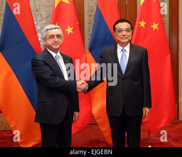 Beijing, China. 26th Mar, 2015. Chinese Premier Li Keqiang (R) meets with Armenian President Serzh Sargsyan, who will also attend the annual conference of the Boao Forum for Asia, in Beijing, capital of China, March 26, 2015. © Liu Weibing/Xinhua/Alamy Live News Stock Photo