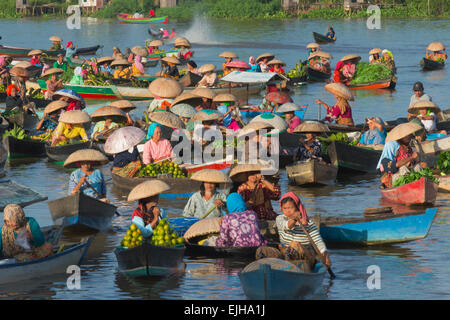 Lok Baintan Floating market, Banjarmasin, Kalimantan, Indonesia Stock ...