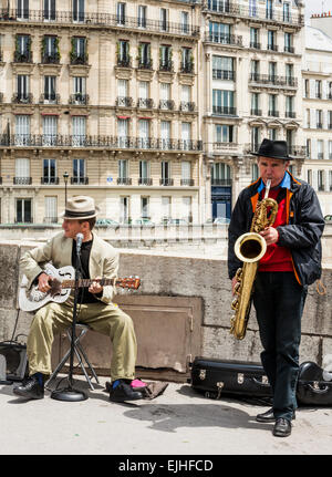 Street musicians, Paris, France Stock Photo