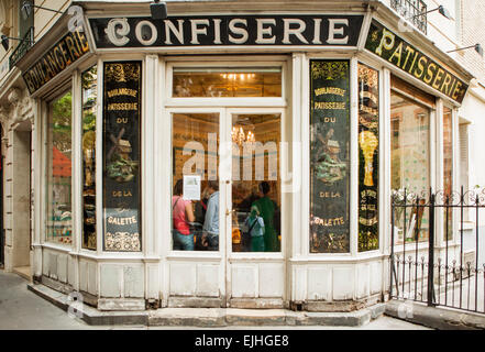 Boulangerie du Moulin de la Galette, Montmartre, Paris, France Stock Photo