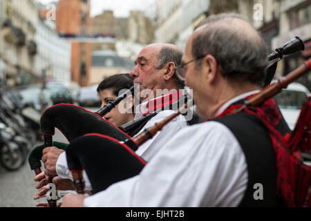 Street musicians in traditional costume in Montmartre, Paris, France Stock Photo