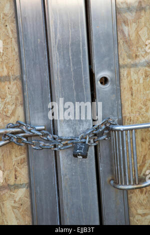 Detroit, Michigan - The locked front door of the vacant former Detroit Free Press building. Stock Photo