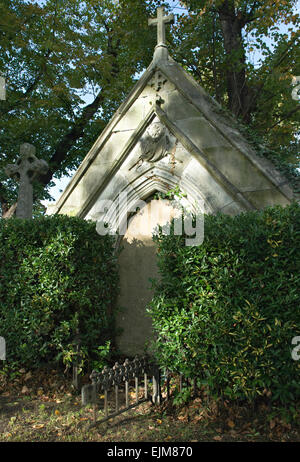 Graves in Kensal Green Cemetery London Stock Photo