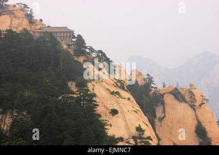 Temple at holy Mount Hua Shan, China Stock Photo