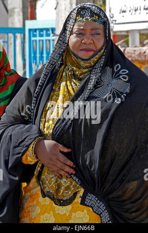 Rural Omani woman in traditional dress, Sultanate of Oman Stock Photo