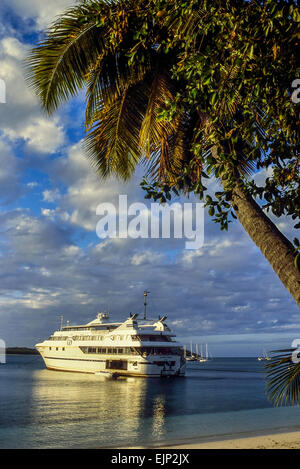 Blue Lagoon cruise ship 'MV Mystique Princess' moored at the blue lagoon beach, Nanuya Lailai, Yasawa Island, Fiji, South Pacific Stock Photo