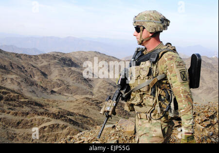 Camo print hi-res stock photography and images - Alamy