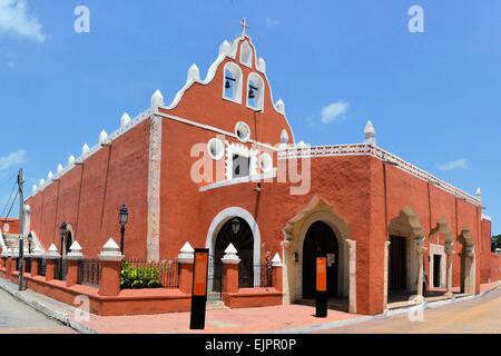 Red painted Catholic Church, Valladolid, Yucatan, Mexico Stock Photo