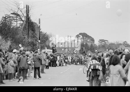 Campaign for Nuclear Disarmament protestors gathered between Greenham Common and Ashford Hill to demonstrate against nuclear weapons. 1st April 1983. Stock Photo