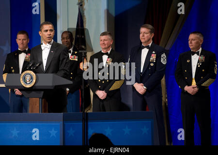 Surrounded by by each services senior enlisted advisor, President Barack Obama addresses the audience at the Commander-in-Chiefs Ball at the National Building Museum, Washington, D.C., Jan. 20, 2009. The ball honored Americas service members, families the fallen and wounded warriors.  Mass Communication Specialist 1st Class Chad J. McNeeley Stock Photo