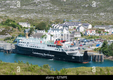 tarbert uig  ferry port mv hebrides sailing Stock Photo