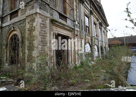 High winds expose the true state of the derelict building The Swindon Corn Exchange otherwise know as The Locarno. Stock Photo