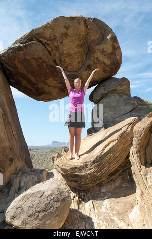 USA, Texas, Big Bend National Park Grapevine Hills, Woman visiting Balanced Rock Stock Photo