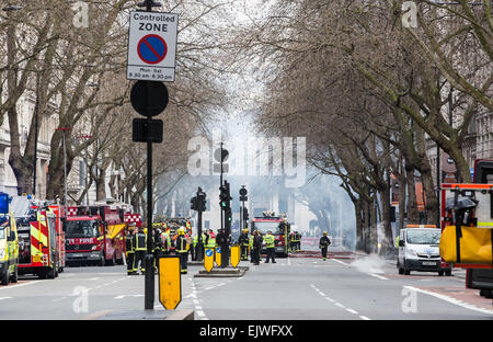 London, UK. 1st Apr, 2015. Photo taken on April 1, 2015 shows a general view of the fire in Central London's Holborn area, Britain. More than 2,000 people were evacuated Wednesday from a number of buildings in London's Holborn area due to an electrical fire among cables under a pavement, London Fire Brigade (LFB) said. Credit:  Tang Shi/Xinhua/Alamy Live News Stock Photo