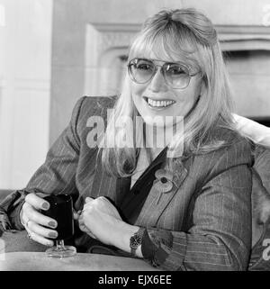 Cynthia Lennon, poses for photographs, 10th November 1984. Stock Photo