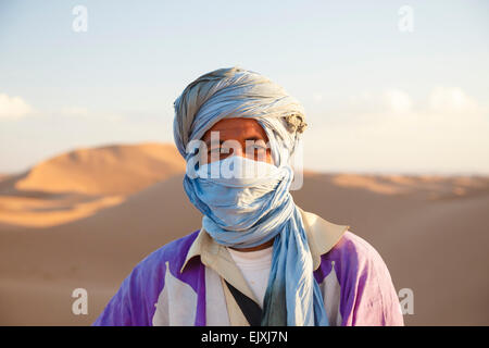 berber with traditional tagelmust, portrait, Morocco, Erg Chebbi Stock ...