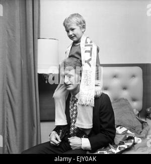 Stoke City players after winning the League Cup: George Eastham with his son. March 1972 72-3008-006 Stock Photo