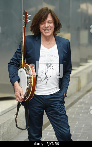 Berlin, Germany. 24th Mar, 2015. EXCLUSIVE - German singer Juergen Drews pose in Berlin, Germany, 24 March 2015. He holds a banjo which was given to him by actor and musician E. Wellenbrink. Drews' new album 'Es war alles am Besten' (lit. it was all the best) will be released on 27 March 2015. Photo: Jens Kalaene/dpa/Alamy Live News Stock Photo