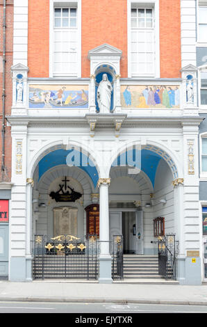 St Peter's Italian Church (Chiesa Italiana di San Pietro), 136 Clerkenwell Road, London, UK Stock Photo