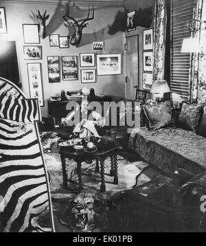 DARRYL F. ZANUCK (1902-1979) American film producer in his Hollywood office about 1947 Stock Photo