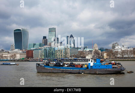 London, UK. 4th April 2015.  Clouds over the River Thames and City of London skyline with a daytime temperature high of 10C on Easter Saturday in the Capital. Credit:  Mark Richardson/Alamy Live News Stock Photo
