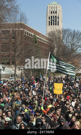 Ann Arbor, MI, USA. 3rd Apr, 2015. The annual Hash Bash takes place on the Diag on the University of Michigan campus in Ann Arbor, MI on April 4, 2015. © Mark Bialek/ZUMA Wire/Alamy Live News Stock Photo