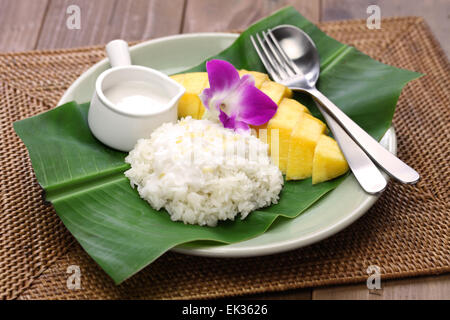 sticky rice with mango, khao niaow ma muang, thai sweet Stock Photo