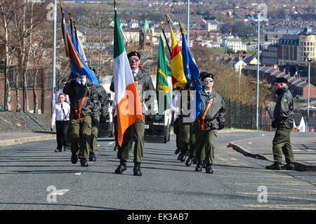 Londonderry, Northern Ireland. 6th April, 2015. Colour Party at the 32 County Sovereignty Movement commemoration of the 1916 Irish Easter Rising. Credit:  George Sweeney/Alamy Live News Stock Photo
