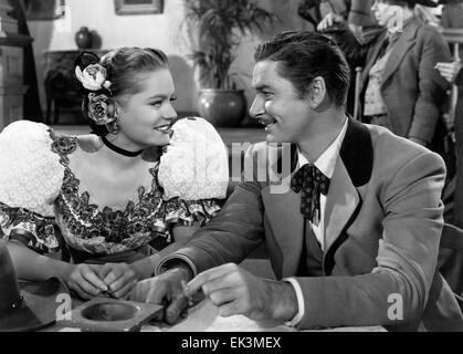 Alexis Smith, Errol Flynn, on-set of the Film 'San Antonio', 1945 Stock Photo