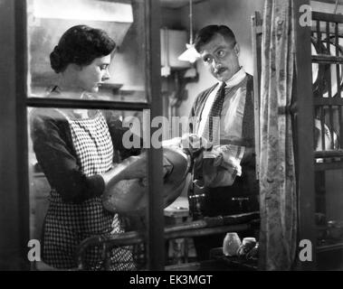 Celia Johnson, Robert Newton, on-set of the Film 'This Happy Breed', 1944 Stock Photo