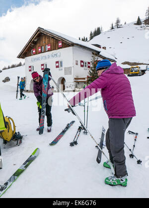Backcountry skiers, Mont Mondeval, Rifugio Citta Di Fiume, Dolomite Mountains, Alps, Italy Stock Photo
