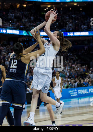 Tampa FL, USA. 7th Apr, 2015. Connecticut Huskies forward Breanna Stewart #30 shoots in the first half during the NCAA Women's Championship Game between Notre Dame and Connecticut at Amalie Arena in Tampa FL. © csm/Alamy Live News Stock Photo