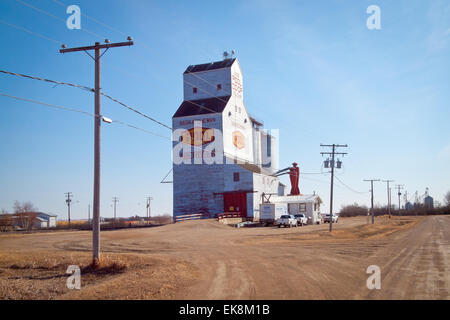 A view of the historic, Saskatchewan Wheat Pool grain elevator in Aberdeen, Saskatchewan, Canada. Stock Photo