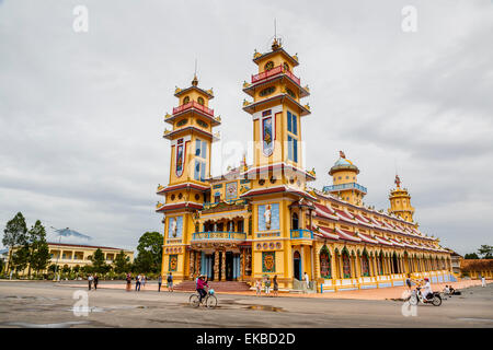 Cao Dai temple, Tay Ninh, Vietnam, Indochina, Southeast Asia, Asia Stock Photo