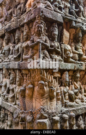 Apsara carvings in the Leper King Terrace in Angkor Thom, Angkor, UNESCO, Cambodia, Indochina, Southeast Asia, Asia Stock Photo