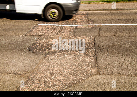 Dundee, Scotland, UK, 10th April, 2015. More than 70 potholes are ...