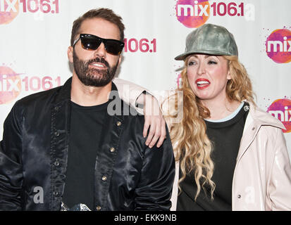 Bala Cynwyd, Pennsylvania, USA. 10th April, 2015. (L to R) Jules De Martino and Katie White of British Indie Rock Duo The Ting Tings Pose at Mix 106's Performance Theatre on April 10, 2015 in Bala Cynwyd, Pennsylvania, United States. Credit:  Paul Froggatt/Alamy Live News Stock Photo