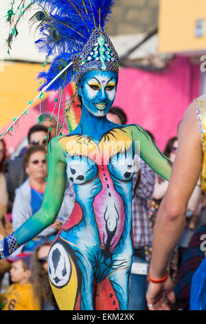 Saturday 11th, April 2015, Las Palmas, Gran Canaria, Canary Islands, Spain. Body painting demonstration at local neighborhood fiesta at Los Nidillos in Las Palmas, the capital of Gran Canaria. Credit:  ALANDAWSONPHOTOGRAPHY/Alamy Live News Stock Photo