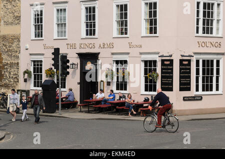 Kings Arms Pub Oxford England UK Stock Photo - Alamy