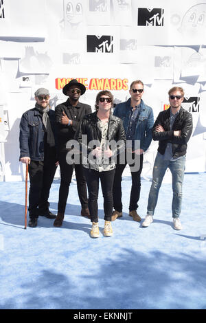 Los Angeles, California, USA. 12th Apr, 2015. Mike Retondo (l-r), De'Mar Hamilton, Tom Higgenson, Tim Lopez, and Dave Tirio of music group Plain White T's attend The 2015 MTV Movie Awards at Nokia Theatre L.A. Live in Los Angeles, USA, on 12 April 2015. Credit:  dpa picture alliance/Alamy Live News Stock Photo