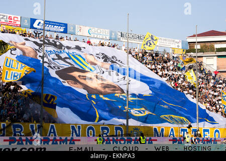 Parma, Italy. 11th Apr, 2015. Parma, Italy. 11th April, 2015. Parma fans Football/Soccer : Italian 'Serie A' match between Parma FC 1-0 Juventus at Stadio Ennio Tardini in Parma, Italy . Credit:  Aflo Co. Ltd./Alamy Live News Stock Photo