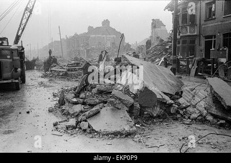 V2 Rocket incident at Chingford Road, Walthamstow. Remains of a surface shelter in which 8 people were killed and many more casualties in surrounding houses. 8th February 1945. Stock Photo