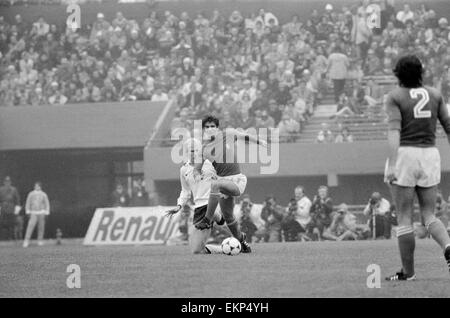 1978 World Cup Second Round Group A match in Buenos Aires, Argentina. Italy v West Germany 0. Italy's Paolo Rossi challenged by Berti Vogts. 14th June 1978. Stock Photo