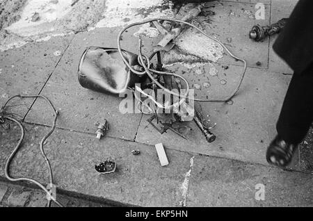 V2 Rocket incident at Tewkesbury Terrace, Bounds Green Road, Southgate. Parts of the rocket after the explosion. 16th September 1944. Stock Photo