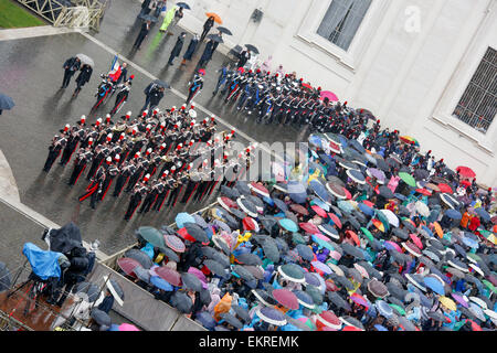 Vatican City, Vatican. 05th Apr, 2015. The Military Corps parade during the Holy Mass in St. Peter's Square in Vatican City to celebrate the traditional 'Urbi et Orbi' of Easter. During the ceremony, Pope Francis blessed the faithful and talked about the hard moment for the world's peace © Davide Fracassi/Pacific Press/Alamy Live News Stock Photo